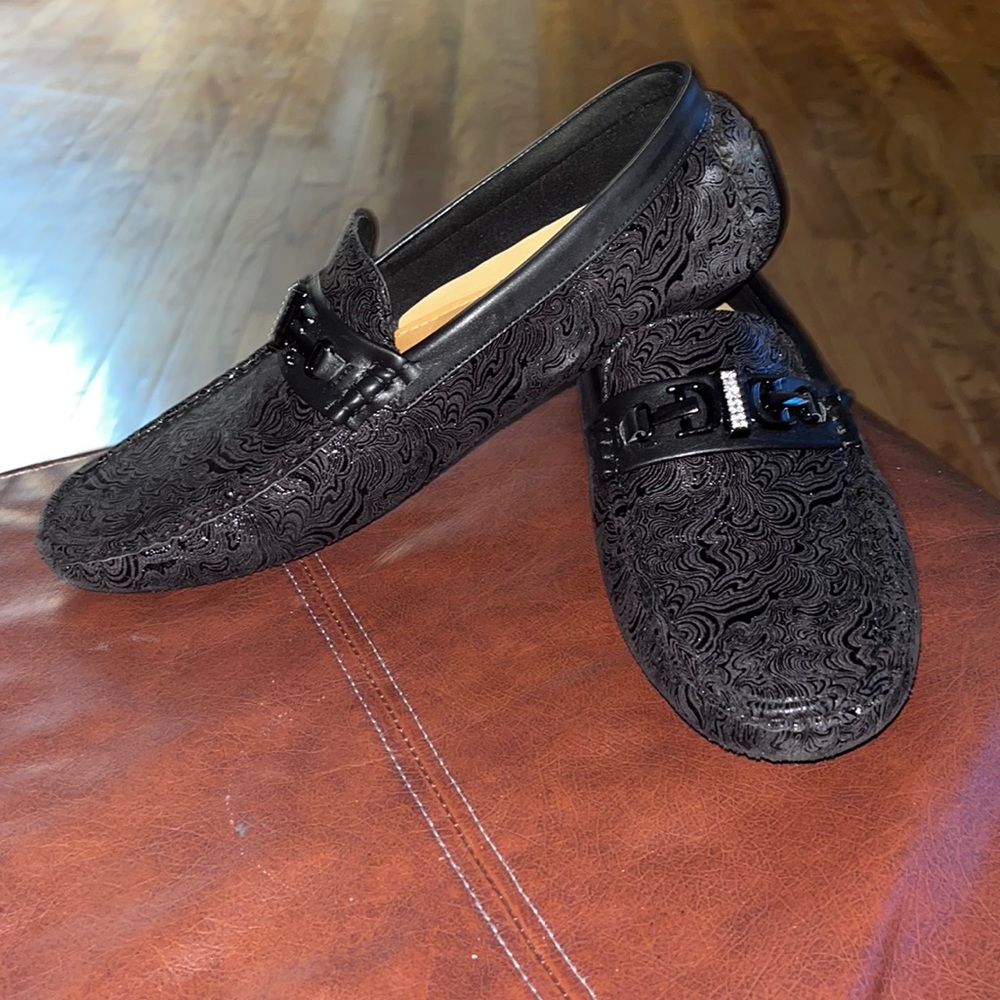Men’s black dress shoes